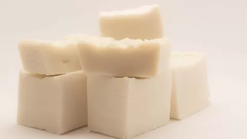 Step by step guide how to organize and prepare your first kilogram of natural Olive Soap in 3 hours