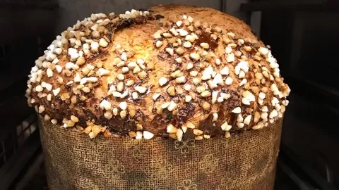 Discover the method of how to bake one of the most loved holiday breads in the world.