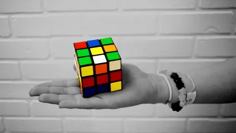 Learn how to solve Rubik's cube in 6 easy steps and amaze your friends with your new skill!