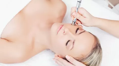 Learning Basic & Advanced techniques in facials with 5 stars client satisfaction everytime and achieve facial results