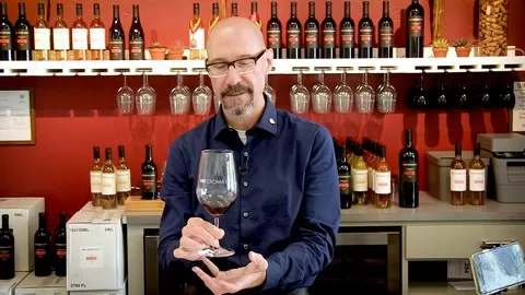 Learn a structured approach for tasting wine from a sommelier - New Course