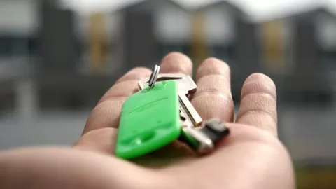 Successfully Become a Homeowner AND Avoid Costly Mistakes!
