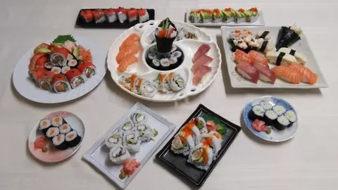 This course is for you who want to make sushi yourself at home and have a wonderful time with your family or friends.