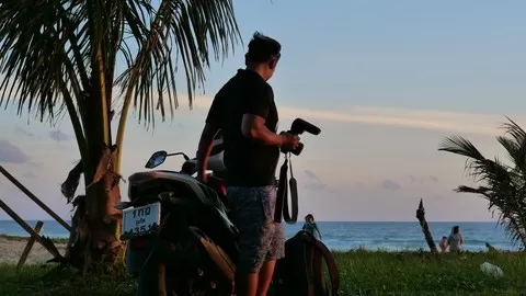 Learn to make a living from anywhere as a Videographer and Photographer