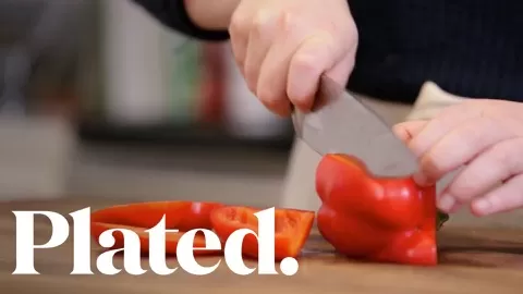 Join Plated’s Head Chef Elana Karp for a fun and informative 12-minute class on knife skills. You'll learn 4 essential cuts andgainfundamental skills for the...