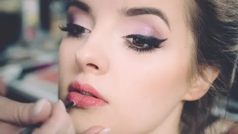 Learn Basic Makeup Techniques like a Pro